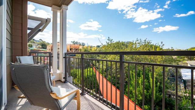 530 Jade St, Petaluma, CA 94952