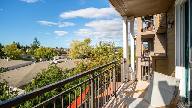 530 Jade St, Petaluma, CA 94952