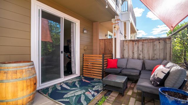 530 Jade St, Petaluma, CA 94952