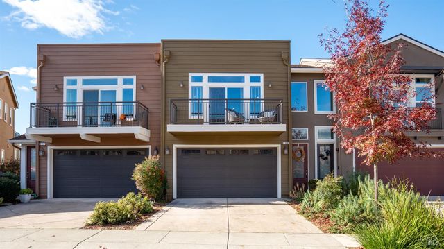 530 Jade St, Petaluma, CA 94952