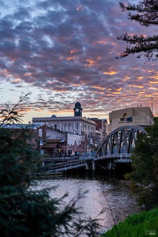 530 Jade St, Petaluma, CA 94952