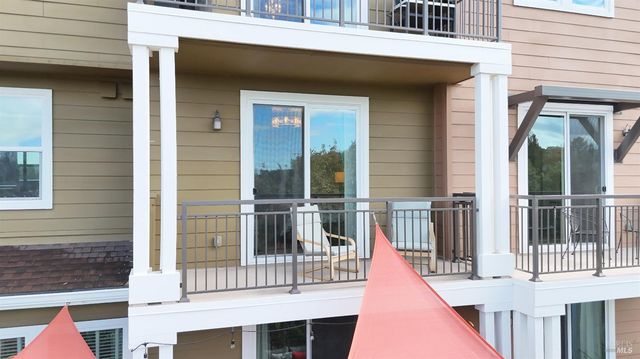 530 Jade St, Petaluma, CA 94952