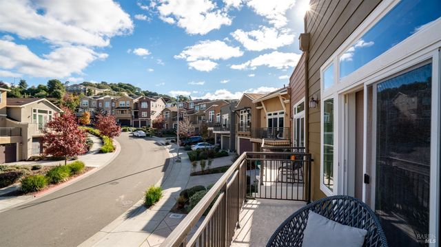 530 Jade St, Petaluma, CA 94952