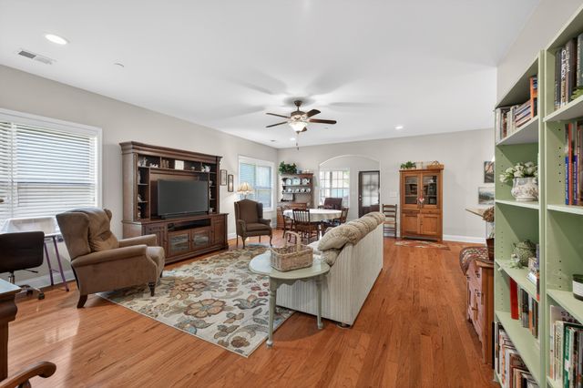 421 Bruce Dr, Spring Hill, TN 37174