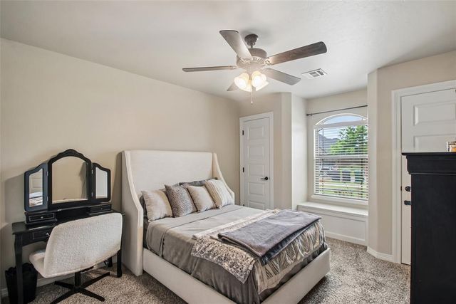 11717 SW 25th Court, Yukon, OK 73099