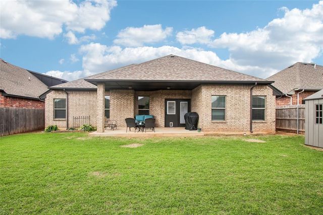 11717 SW 25th Court, Yukon, OK 73099