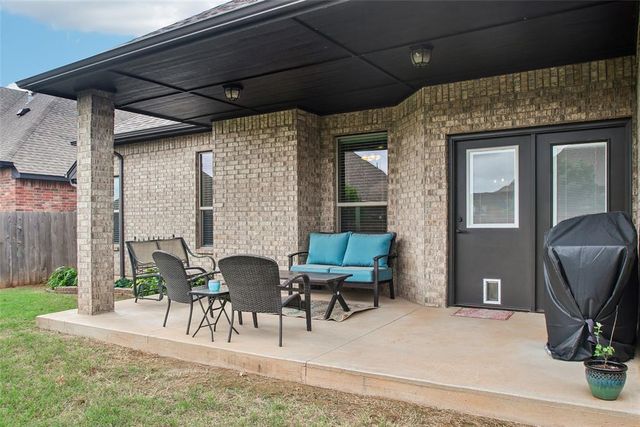 11717 SW 25th Court, Yukon, OK 73099
