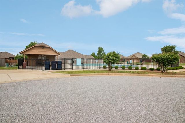 11717 SW 25th Court, Yukon, OK 73099