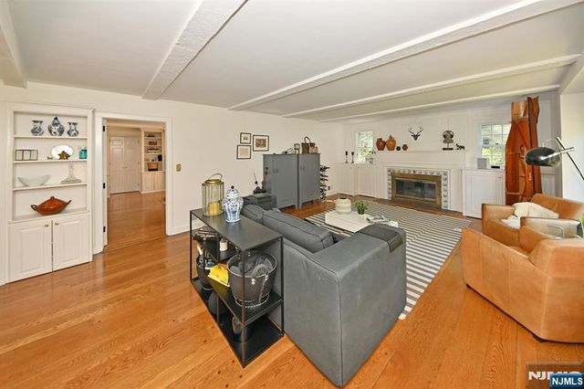 421 Hawthorne Place, Ridgewood, NJ 07450