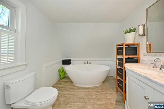 421 Hawthorne Place, Ridgewood, NJ 07450