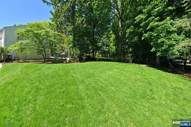 421 Hawthorne Place, Ridgewood, NJ 07450