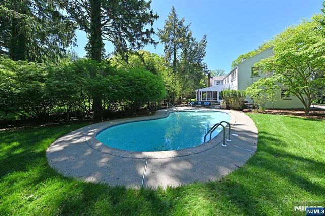 421 Hawthorne Place, Ridgewood, NJ 07450