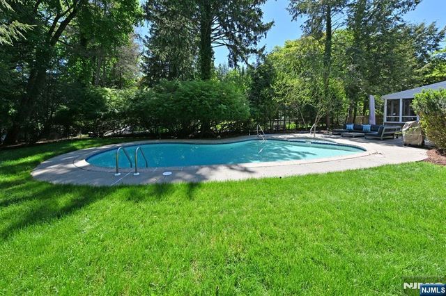 421 Hawthorne Place, Ridgewood, NJ 07450