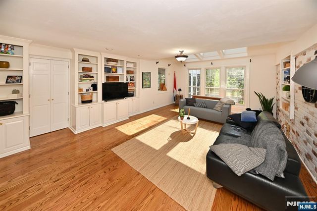 421 Hawthorne Place, Ridgewood, NJ 07450