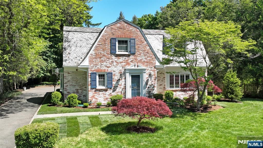 421 Hawthorne Place, Ridgewood, NJ 07450