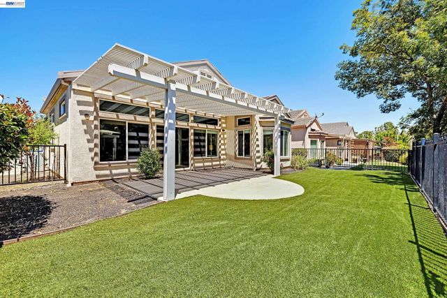 1586 Imperial Way, Brentwood, CA 94513
