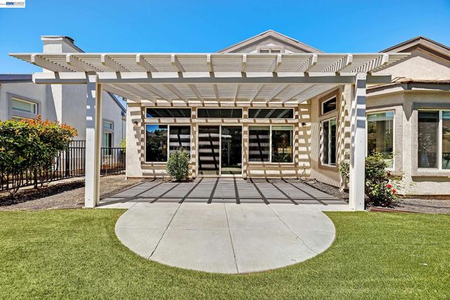 1586 Imperial Way, Brentwood, CA 94513