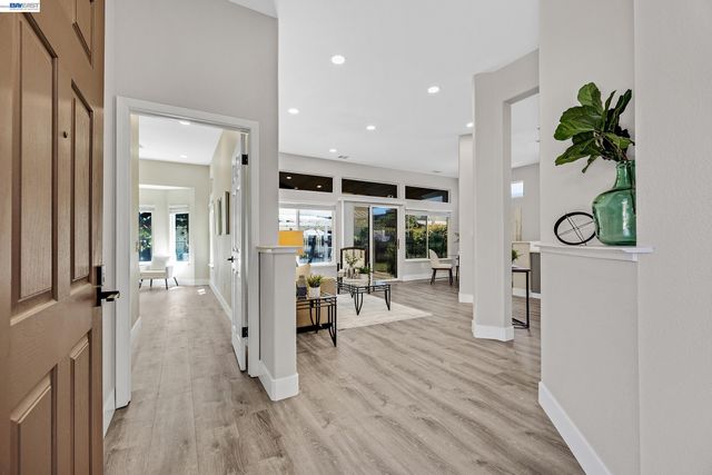 1586 Imperial Way, Brentwood, CA 94513