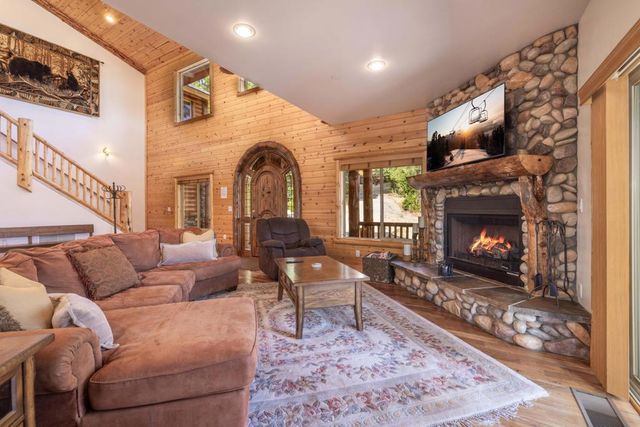 39737 Flicker Road, Fawnskin, CA 92333