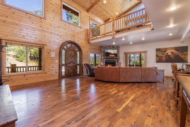 39737 Flicker Road, Fawnskin, CA 92333