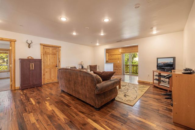 39737 Flicker Road, Fawnskin, CA 92333