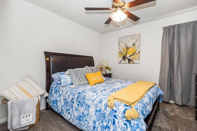 726 Rim Water Drive, Alvin, TX 77511