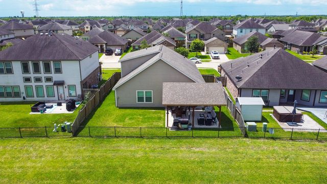 726 Rim Water Drive, Alvin, TX 77511