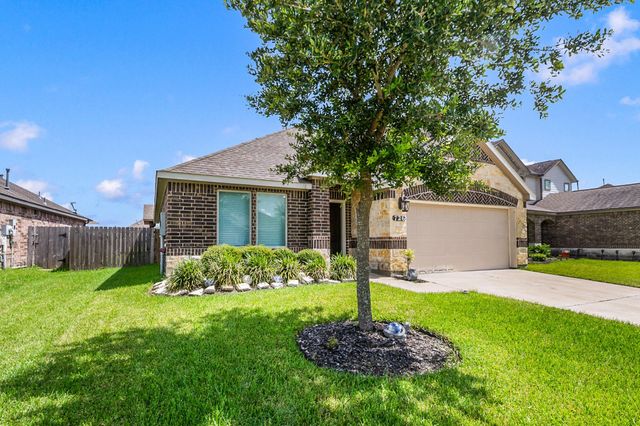 726 Rim Water Drive, Alvin, TX 77511