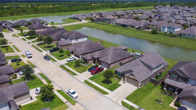 726 Rim Water Drive, Alvin, TX 77511