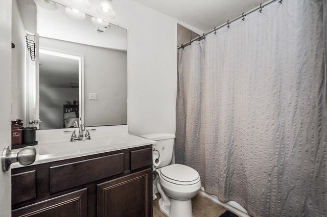 726 Rim Water Drive, Alvin, TX 77511