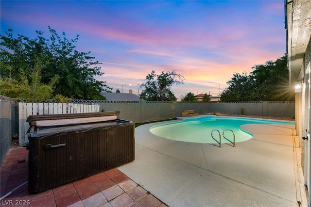 3990 Coolcrest Court, Las Vegas, NV 89103