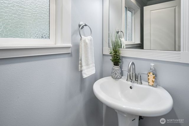 924 SW Holden Street, Seattle, WA 98106