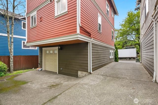 924 SW Holden Street, Seattle, WA 98106