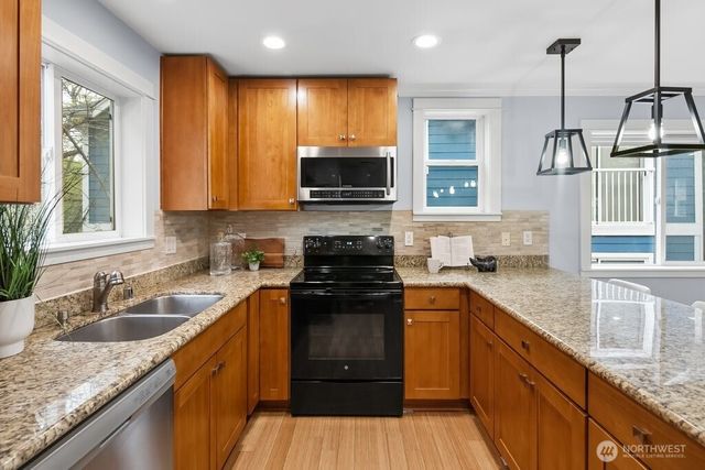 924 SW Holden Street, Seattle, WA 98106