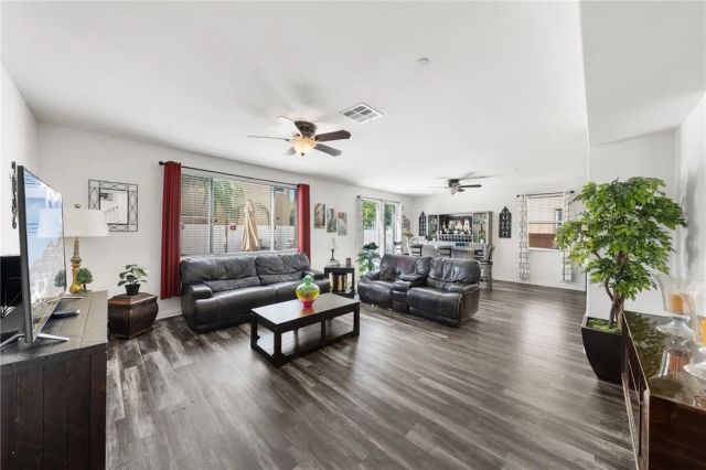 30249 Goldenrain Drive, Menifee, CA 92584