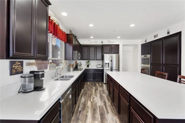 30249 Goldenrain Drive, Menifee, CA 92584