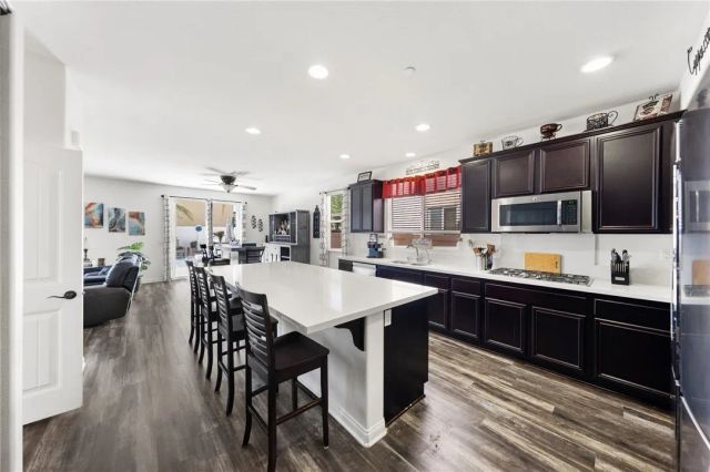 30249 Goldenrain Drive, Menifee, CA 92584