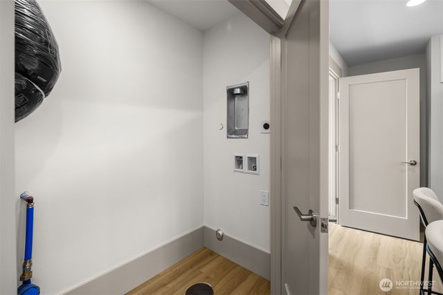 2935 39th Avenue SW, Seattle, WA 98116