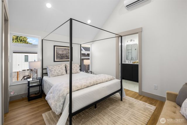 2935 39th Avenue SW, Seattle, WA 98116