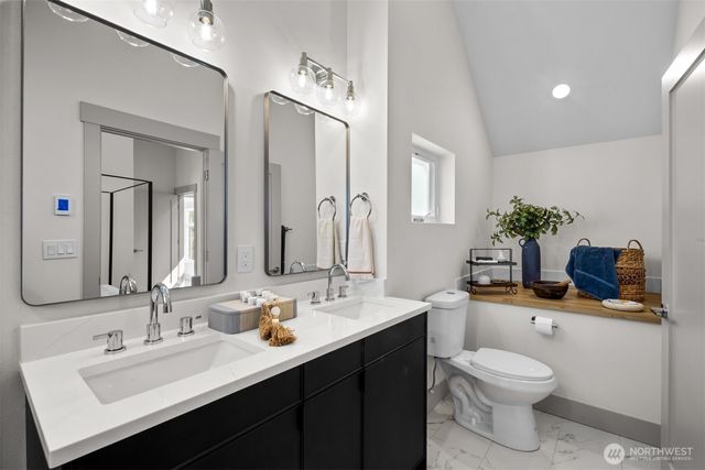 2935 39th Avenue SW, Seattle, WA 98116