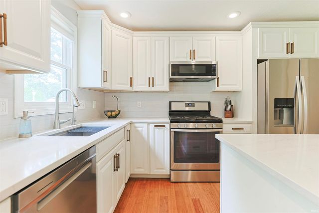 50885 Lexington Glen Drive, Granger, IN 46530