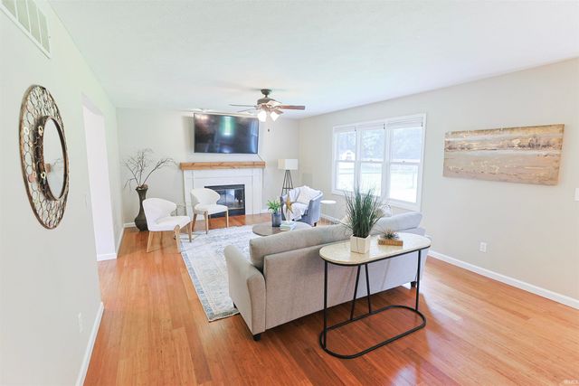 50885 Lexington Glen Drive, Granger, IN 46530