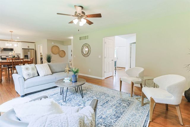 50885 Lexington Glen Drive, Granger, IN 46530