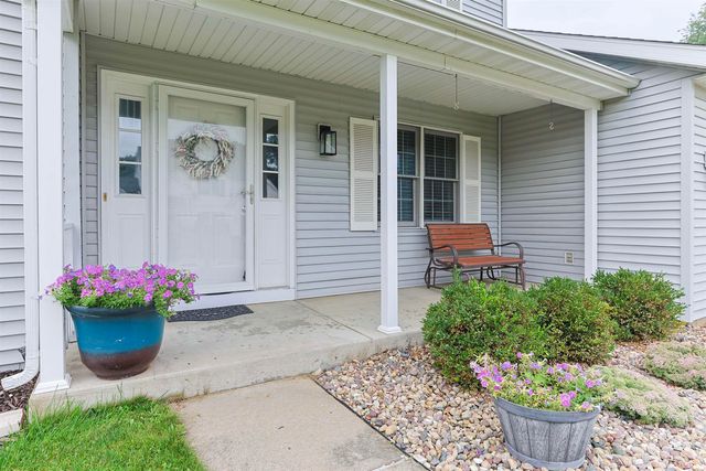 50885 Lexington Glen Drive, Granger, IN 46530