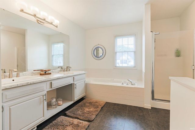 50885 Lexington Glen Drive, Granger, IN 46530