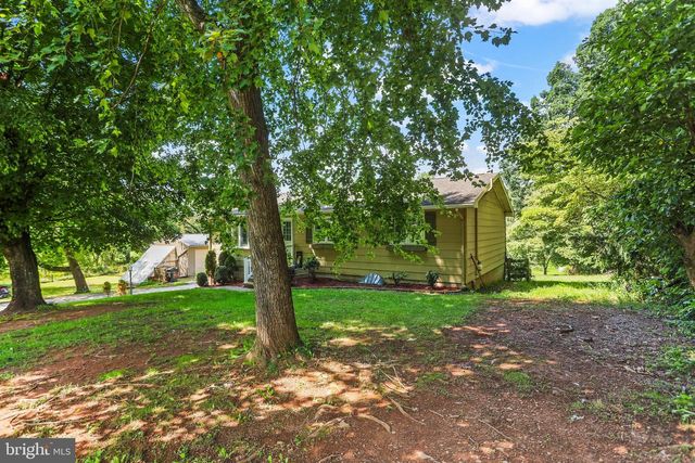 8221 CHURCH RD, Felton, PA 17322