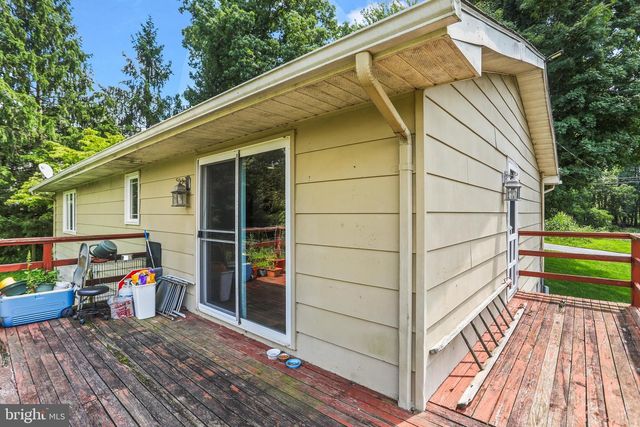 8221 CHURCH RD, Felton, PA 17322