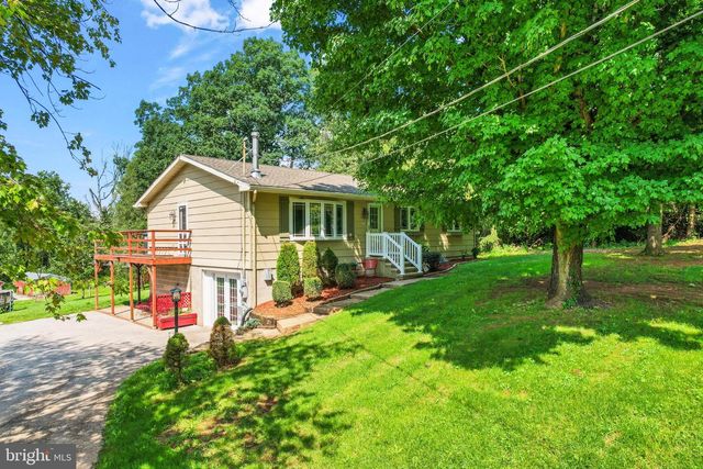 8221 CHURCH RD, Felton, PA 17322