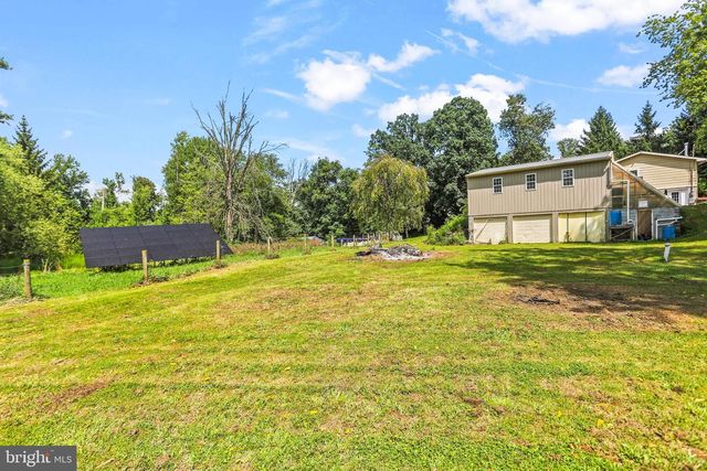 8221 CHURCH RD, Felton, PA 17322