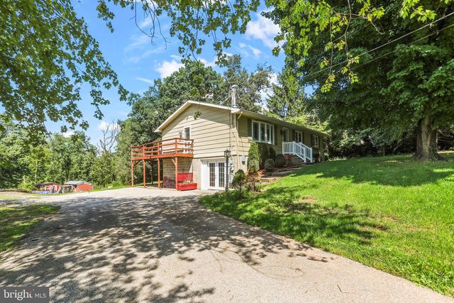 8221 CHURCH RD, Felton, PA 17322
